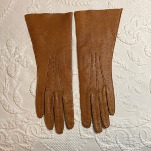 Women’s leather gloves